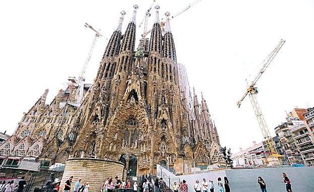 Imagen de la fachada de la la Sagrada Familia.
