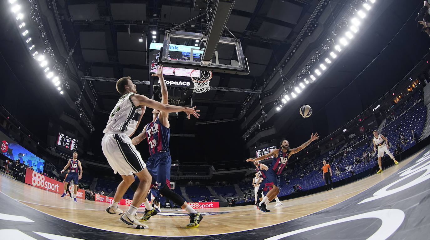 Fotos: Las mejores imágenes del Baskonia-Joventut
