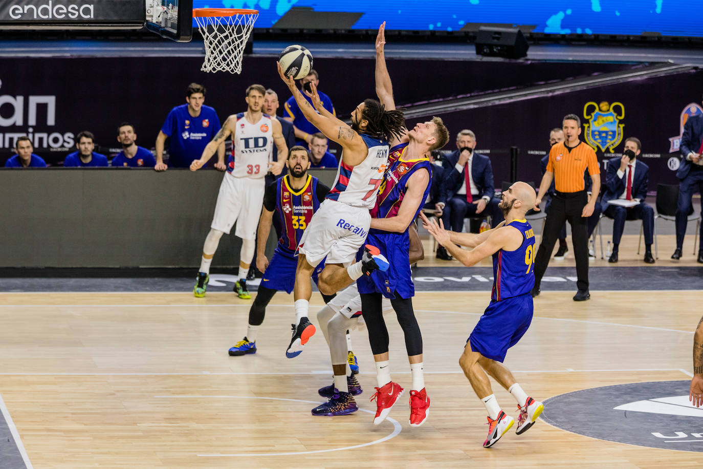 Fotos: Las mejores imágenes del Barcelona - TD Systems Baskonia de la semifinal de la Copa del Rey2021