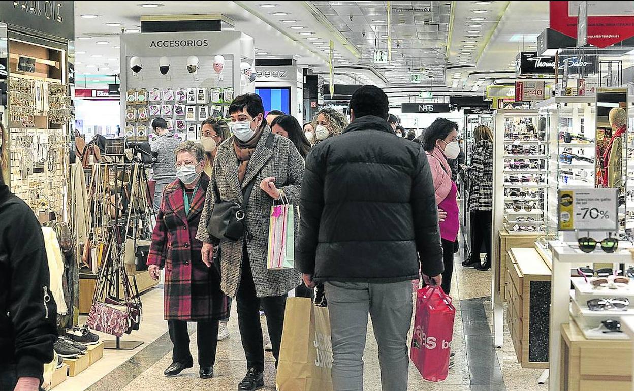 La recuperación de la movilidad entre localidades colindantes generó un mayor trasiego comercial en negocios de Bilbao. 