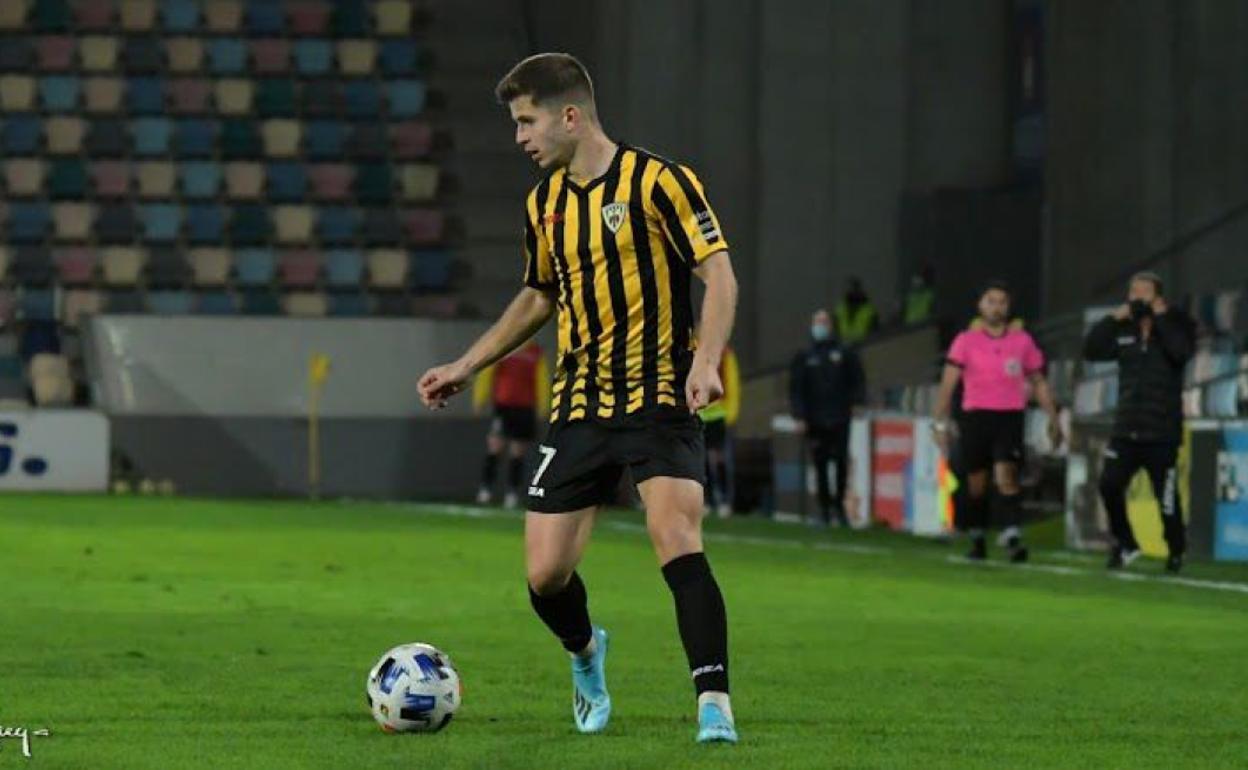 Jon Urkiza solo piensa en sumar los tres puntos en su regreso a Gobela 