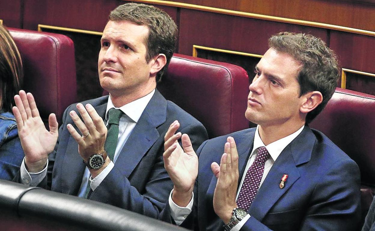 Pablo Casado y Albert Rivera juntos en el Congreso cuando el segundo aún presidía Cs. 