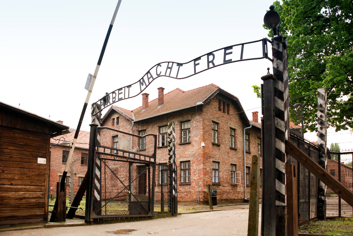 9.- Auschwitz-Birkenau (Oswiecim, Polonia) | El campo de concentración y exterminio de Auschwitz, en Polonia, se convirtió en el mayor centro de exterminio de la historia del nazismo. 