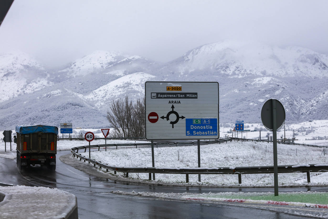 Fotos: La nieve vuelve a Álava