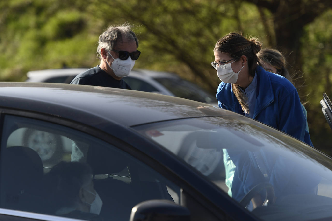 Fotos: Osakidetza empieza hoy en Mungia la vacunación a mayores sin bajarse del coche