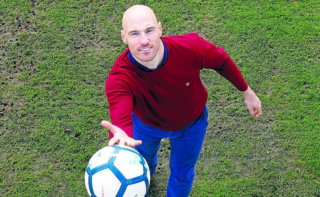 Gaizka Toquero, en la ciudad deportiva del Zaragoza poco antes de anunciar su retirada del fútbol. 