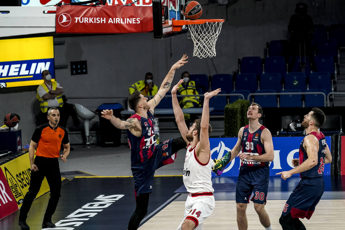 Fotos: Las mejores imágenes del Baskonia - Olympiacos