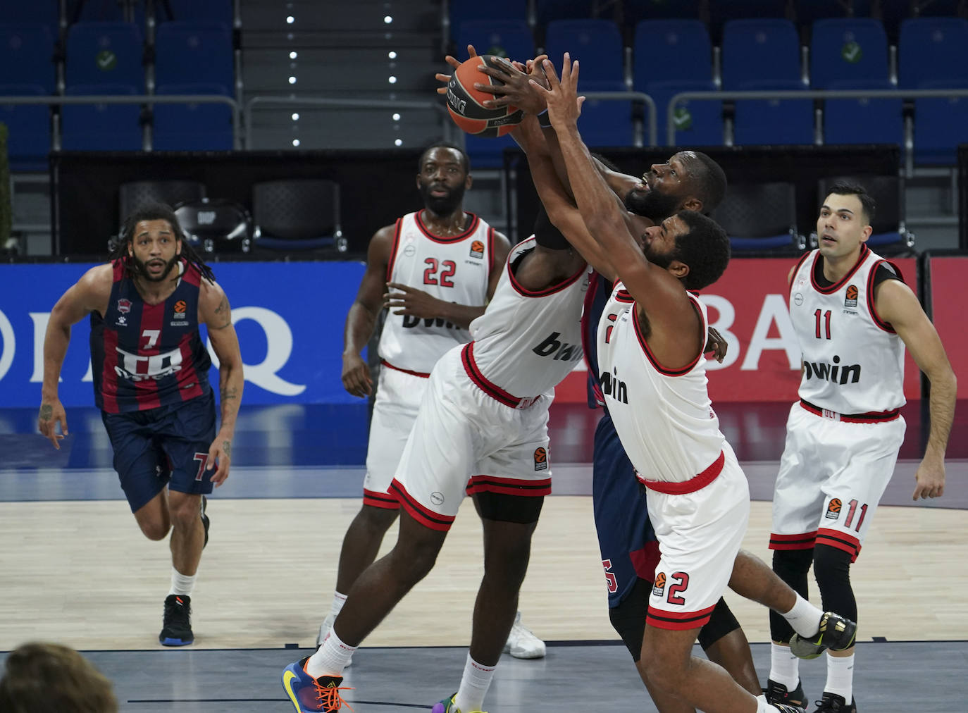 Fotos: Las mejores imágenes del Baskonia - Olympiacos