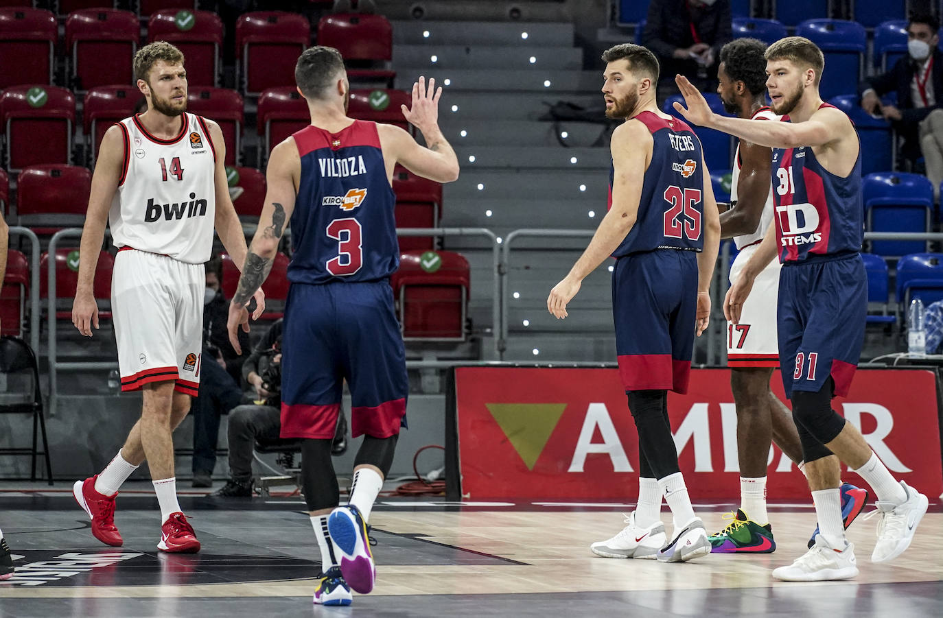 Fotos: Las mejores imágenes del Baskonia - Olympiacos