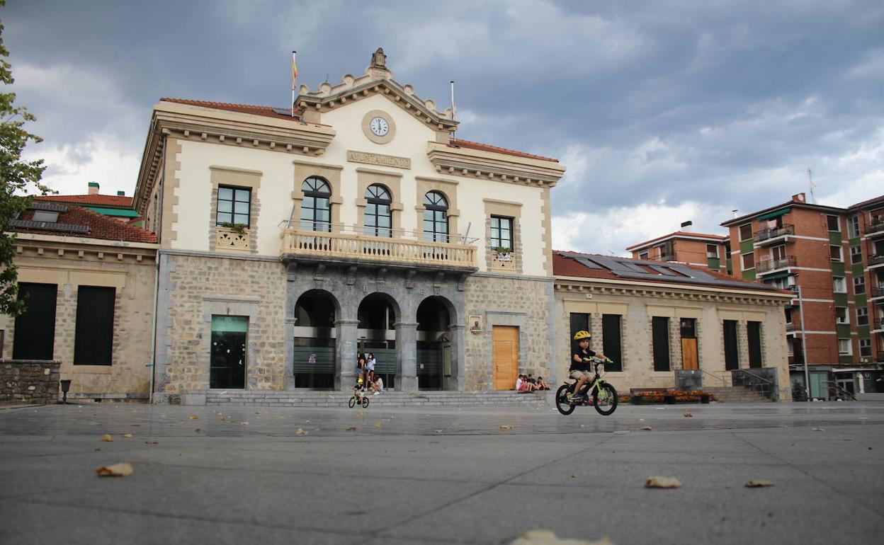 El Ayuntamiento de Amurrio carece de un reglamento de organizAción propio. 