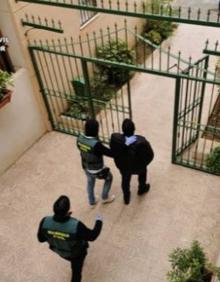 Imagen secundaria 2 - La Guardia Civil detiene a una banda que estafó con el método &#039;Rip Deal&#039; en Vitoria