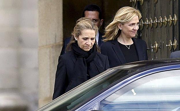 Vacunadas en Abu Dabi: Las infantas Elena y Cristina justifican su vacunación contra el coronavirus: «Se nos ofreció y accedimos»