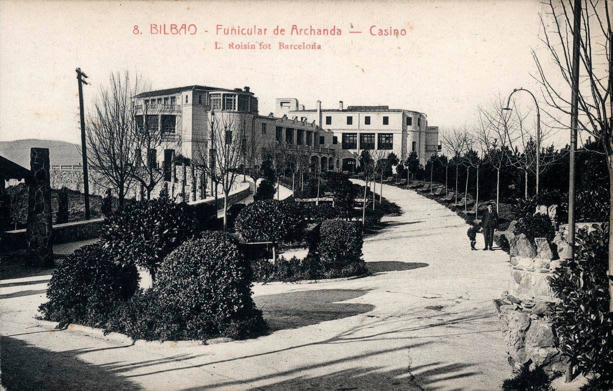 Exterior del casino de Artxanda situado junto al funicular (1937)