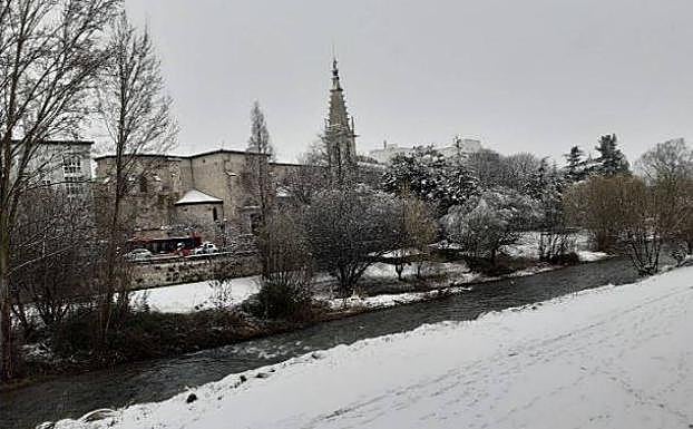 Una gran nevada sorprende en Burgos a escasos días de la primavera