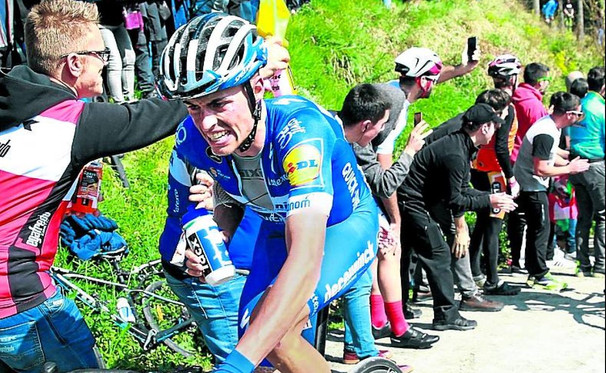 Enric Mas, en la subida a Arrate en la Itzulia 2019. 