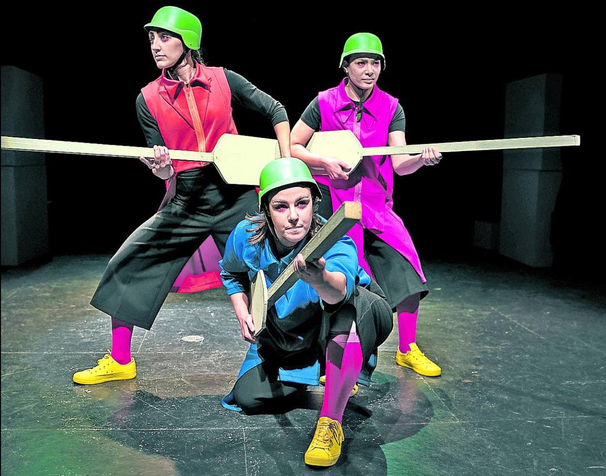 Los objetos de atrezo, de inspiración marítima, se emplean para usos distintos a su función original. 