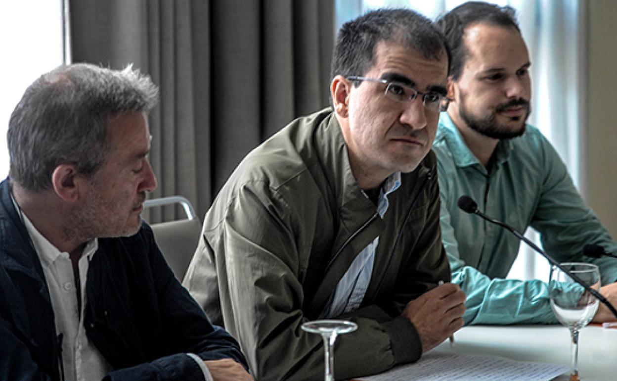 Gómez, en el centro, junto a los otros miembros de la anterior dirección de Cs en Álava que se desvincularon de la formación liberal en 2019. 