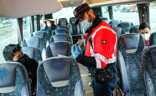 Prohibidas las reuniones sociales en viviendas durante dos semanas y nuevas restricciones en Euskadi