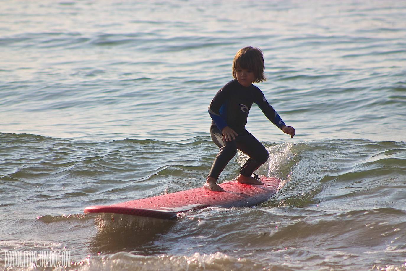 Fotos: El modelo portugalujo que triunfa en la moda con su pelazo y estilo surfero