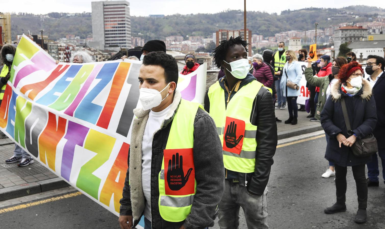 Manifestación contra el racismo y la xenofobia por las calles de Bilbao. 