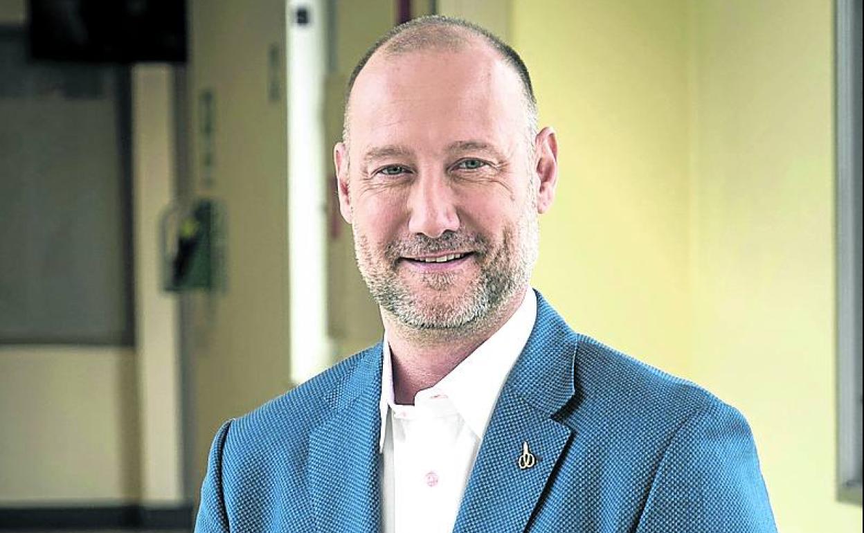 García Aguado se ha especializado en los conflictos juveniles.