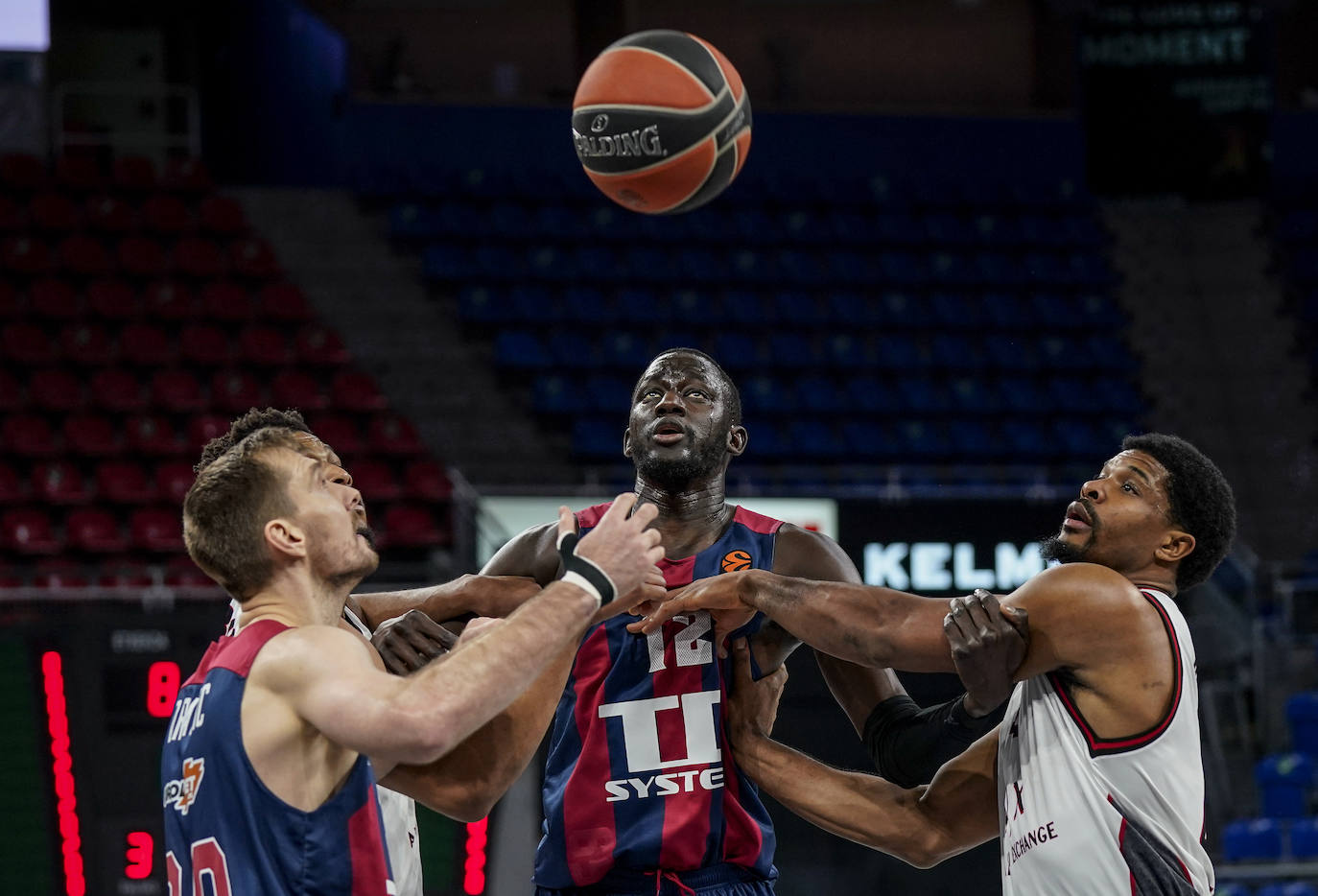 Fotos: Las mejores imágenes del Baskonia - Milán