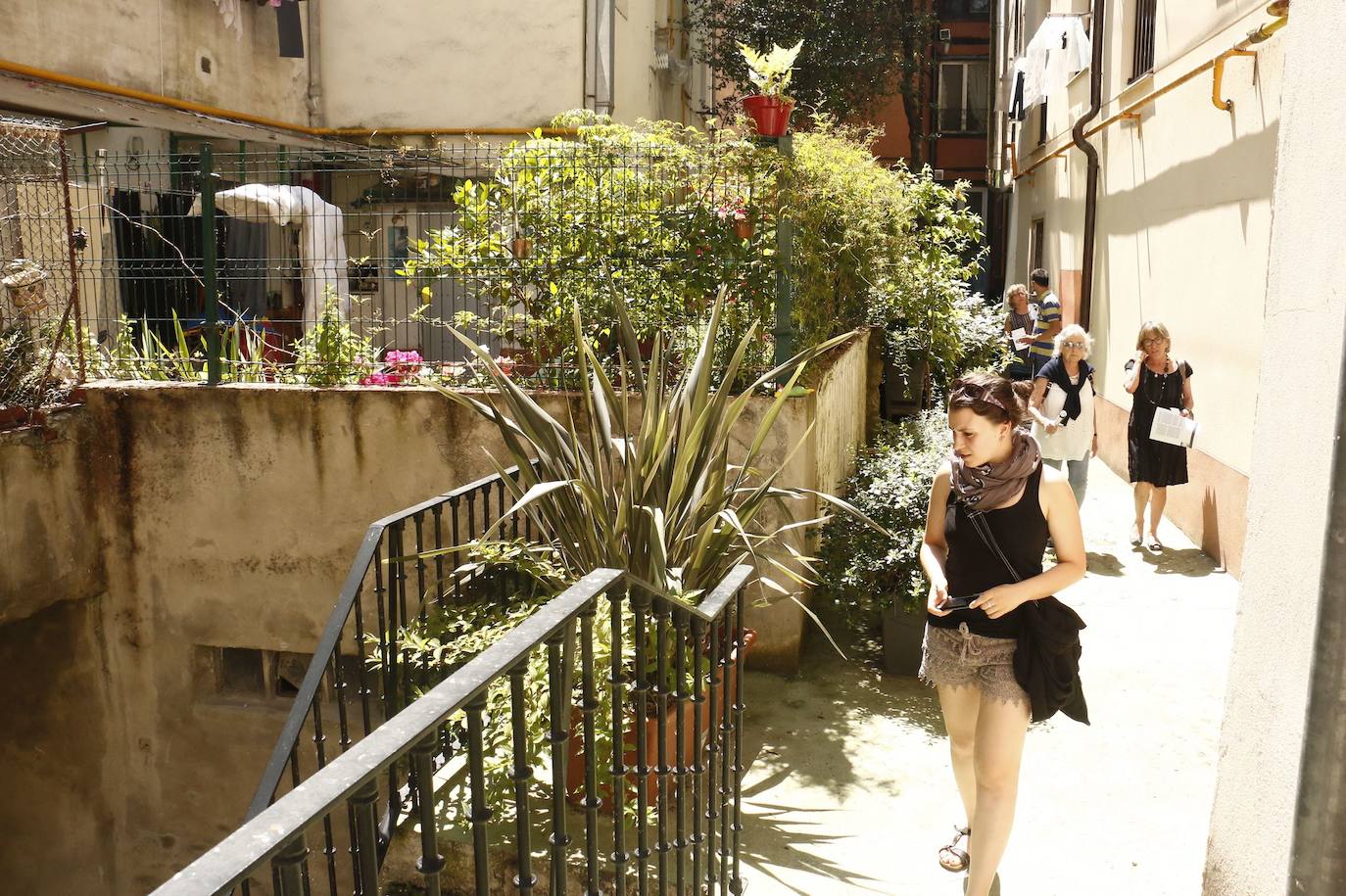 Visita a uno de los caños del Casco Viejo de Vitoria.