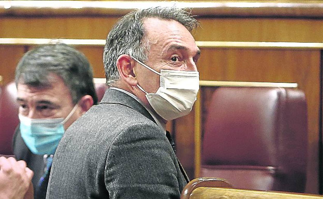 Enrique Santiago, durante un pleno en el Congreso. 