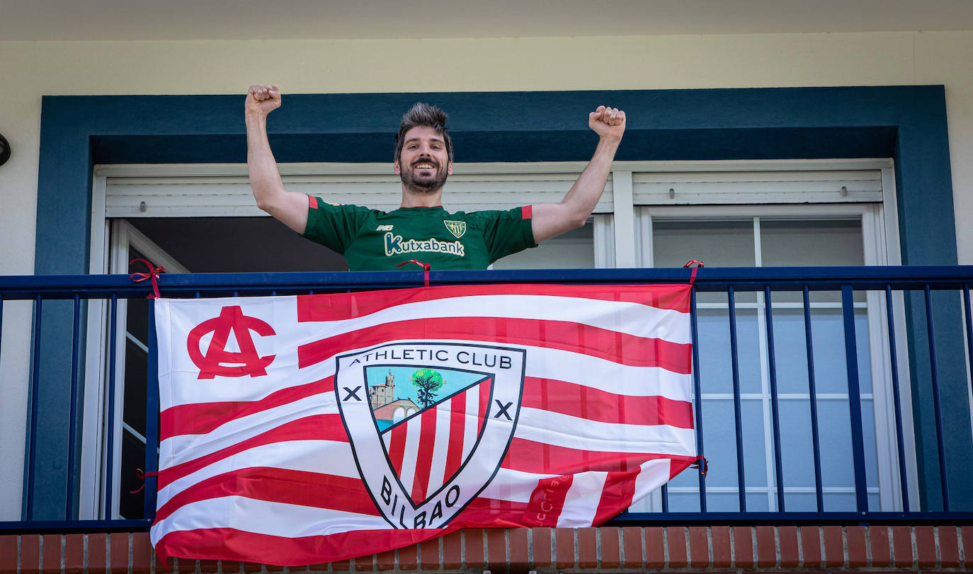 Fotos: Ambiente del Athletic en los balcones de Bizkaia