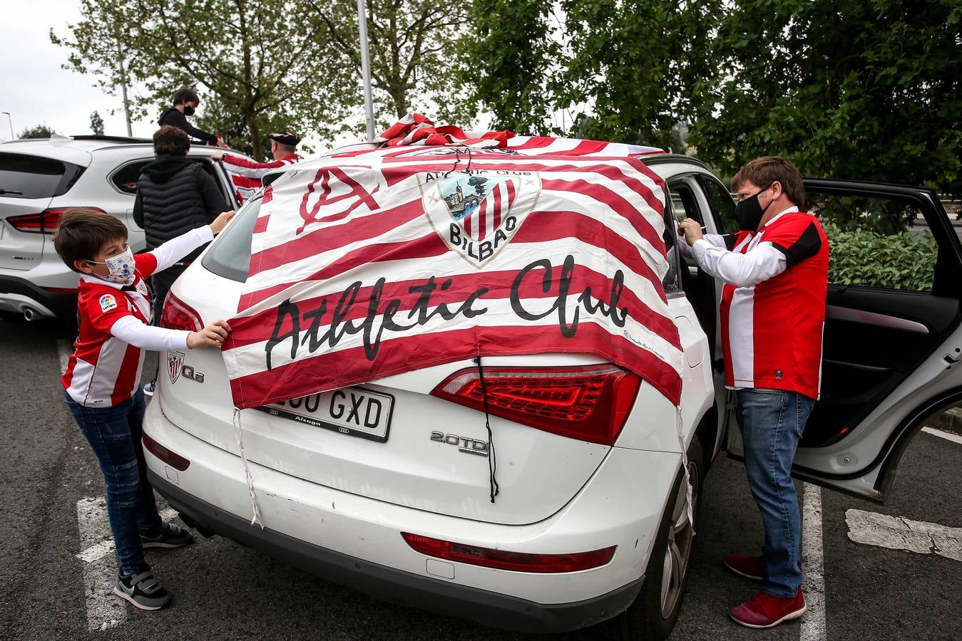 Fotos: Ambiente del Athletic en los balcones de Bizkaia