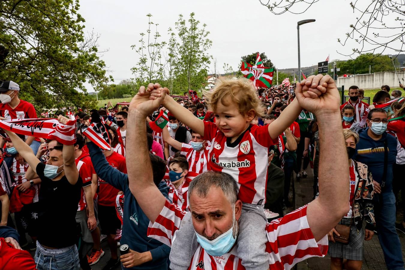 Fotos: Gran despedida a los jugadores del Atheltic en Lezama