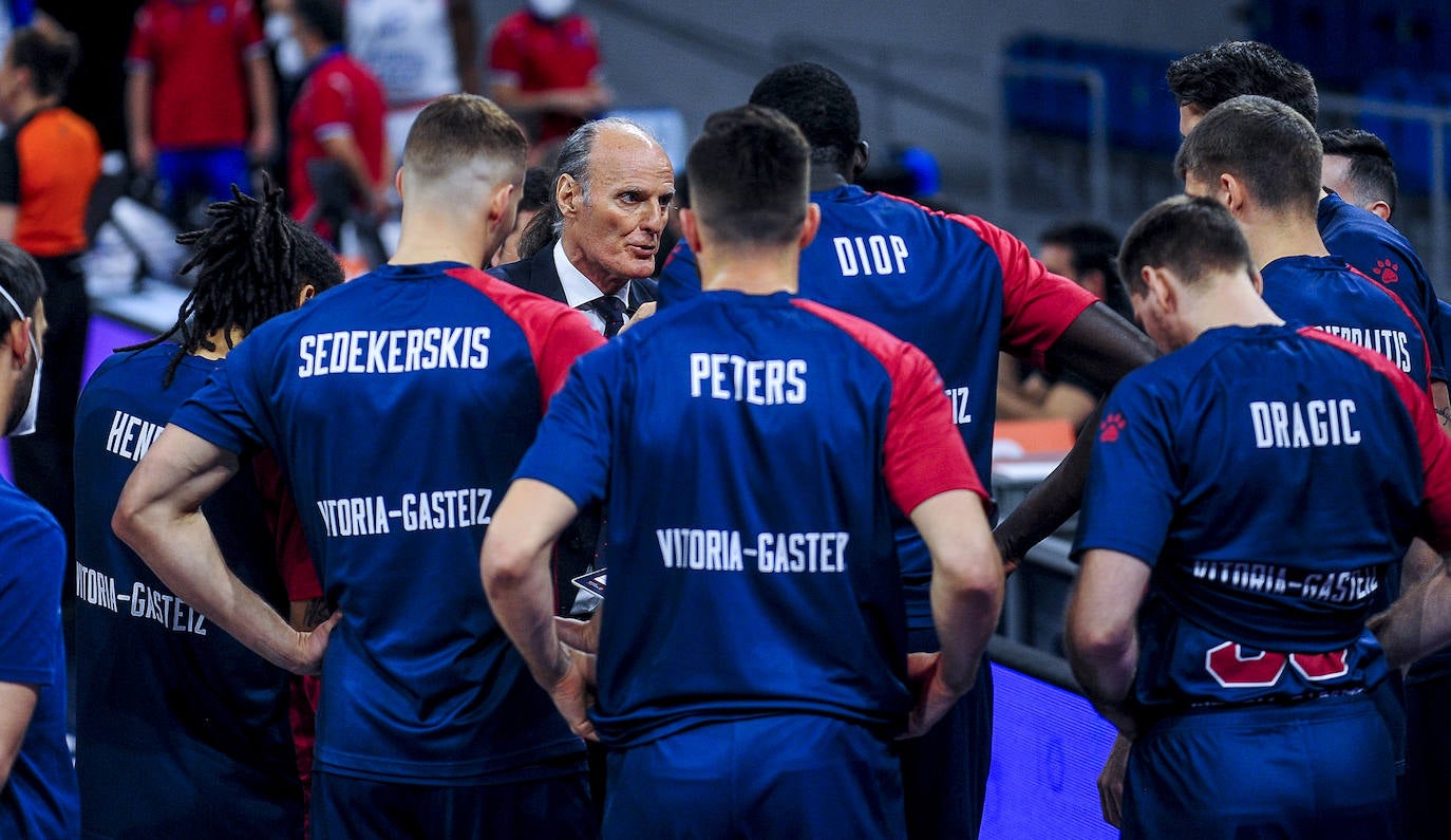 Fotos: Las mejores imágenes del Baskonia - Efes