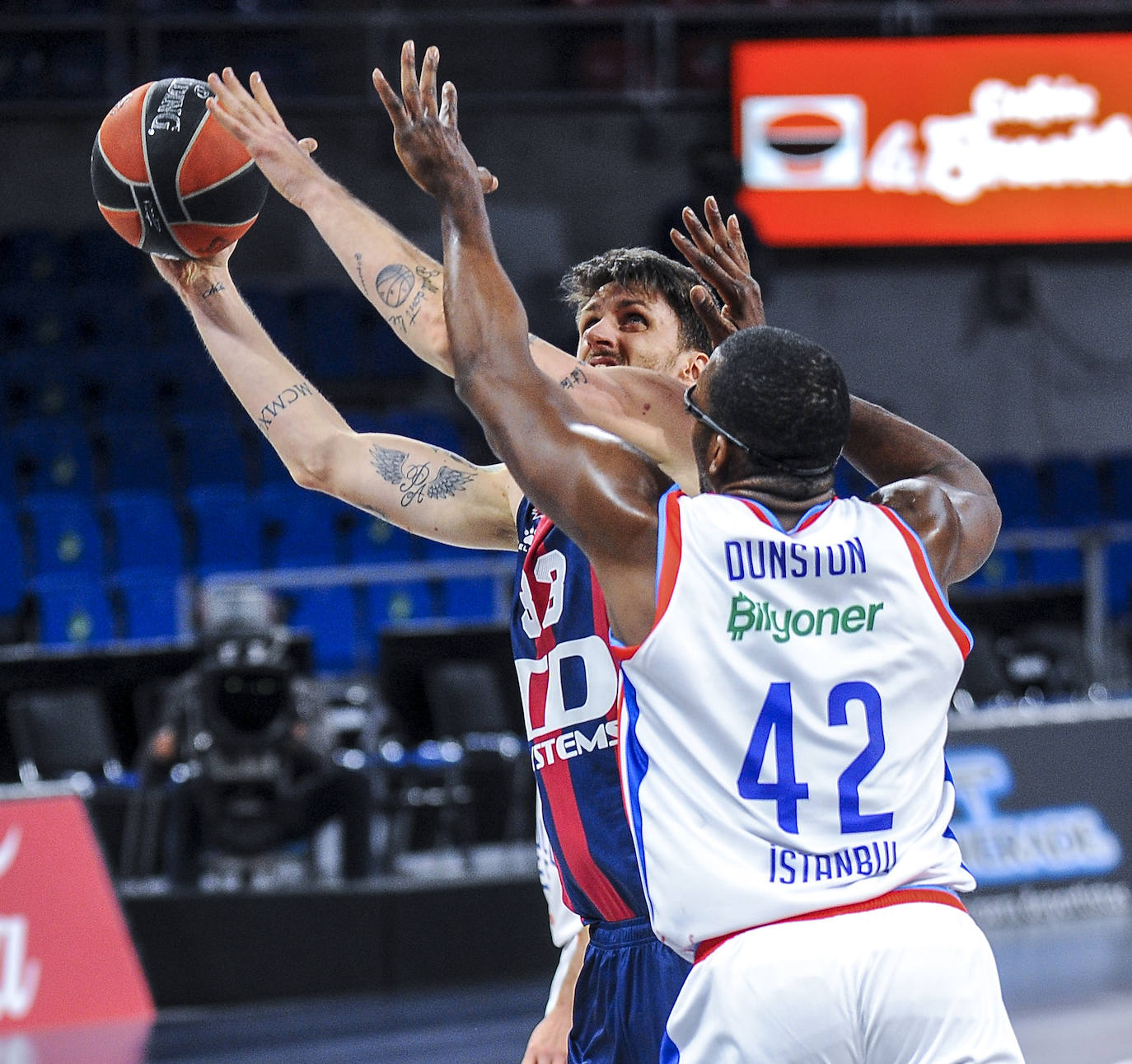 Fotos: Las mejores imágenes del Baskonia - Efes