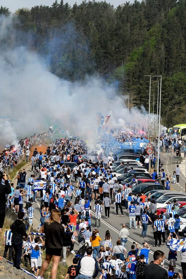 Fotos: Así fue la masiva despedida de los aficionados a la Real Sociedad