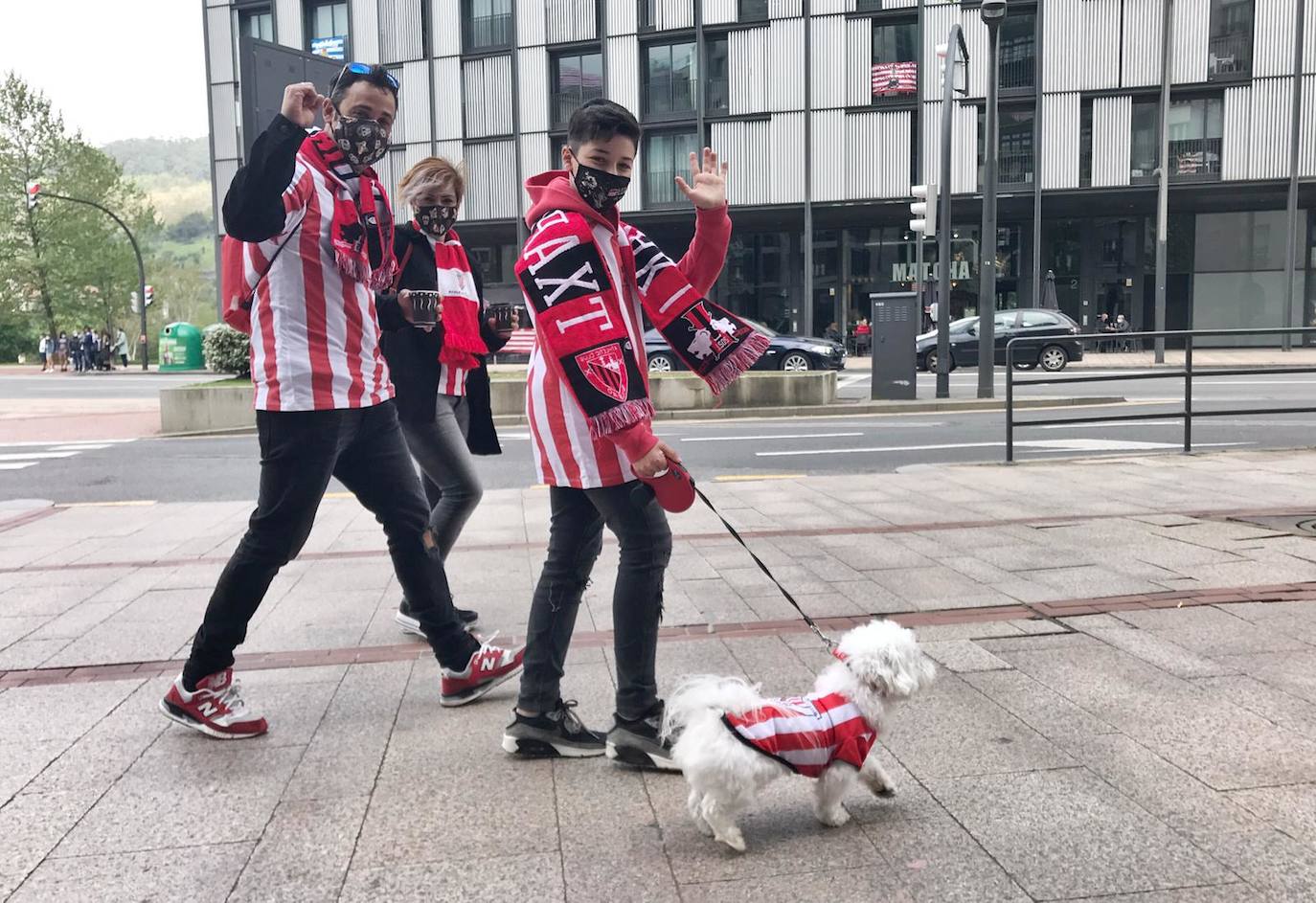 Familia del Athletic por Bilbao.