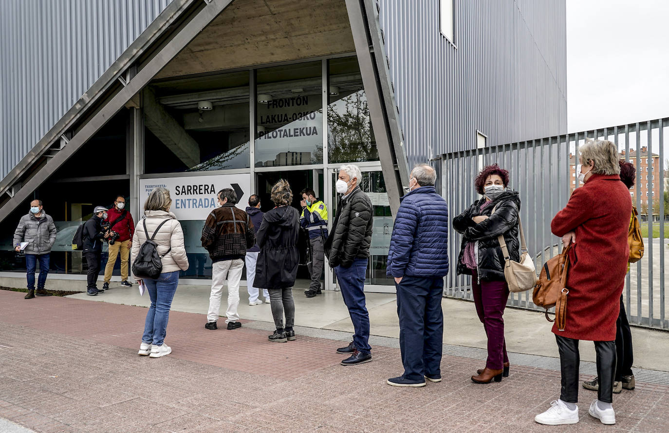 Fotos: Arranca la inmunización en el &#039;vacunódromo&#039; de Lakua