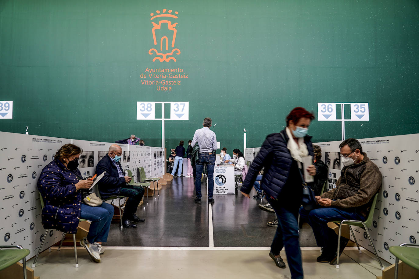 Fotos: Arranca la inmunización en el &#039;vacunódromo&#039; de Lakua