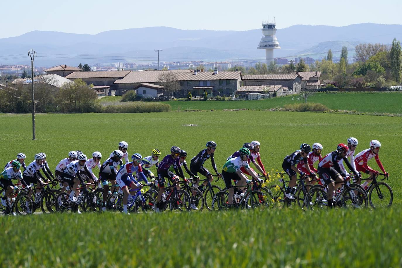 Fotos: Salida de la tercera etapa de la Itzulia desde Amurrio