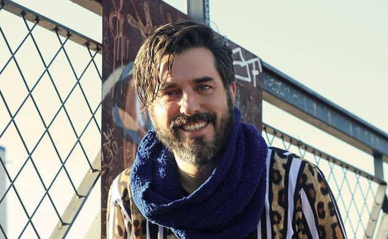 Arrés es diseñador gráfico, artista del GIF y pionero del criptoarte, un mercado digital donde ha ganado casi un millón de euros con sus creaciones. 