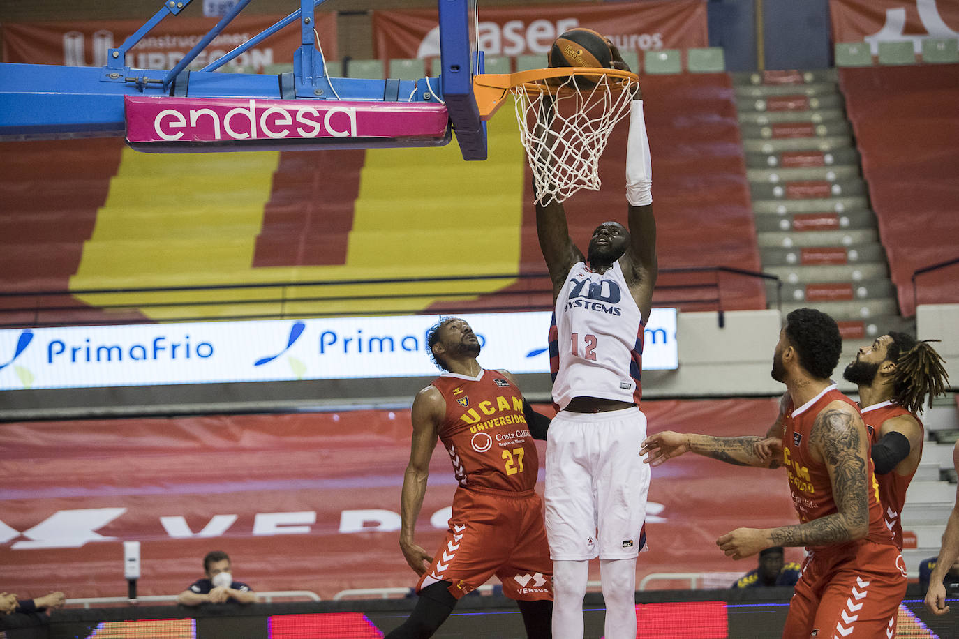 Fotos: El UCAM Murcia - Baskonia, en fotos