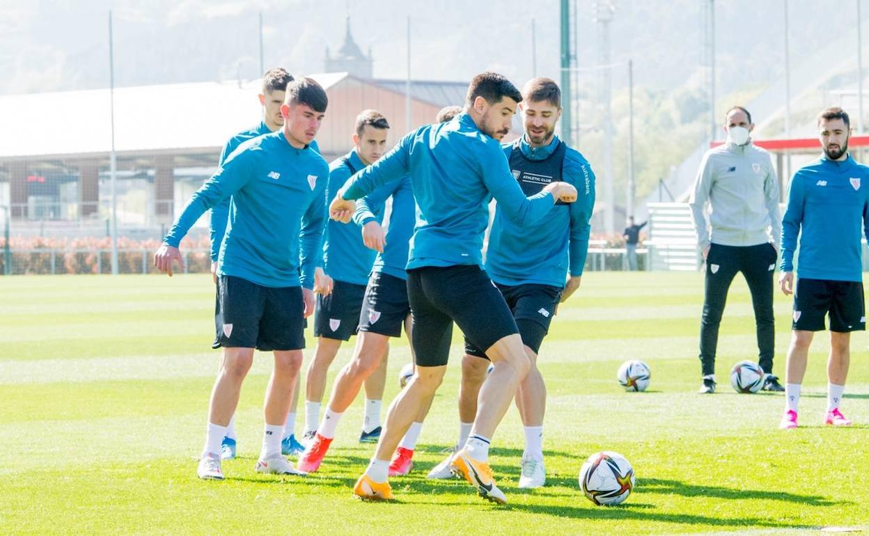 Yeray y Yuri entrenan con el grupo y apuntan a la final de Copa