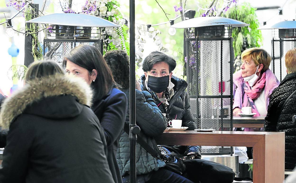 Las terrazas se han convertido en un objeto de deseo para muchísimos clientes ante la imposibilidad de consumir en los interiores. 
