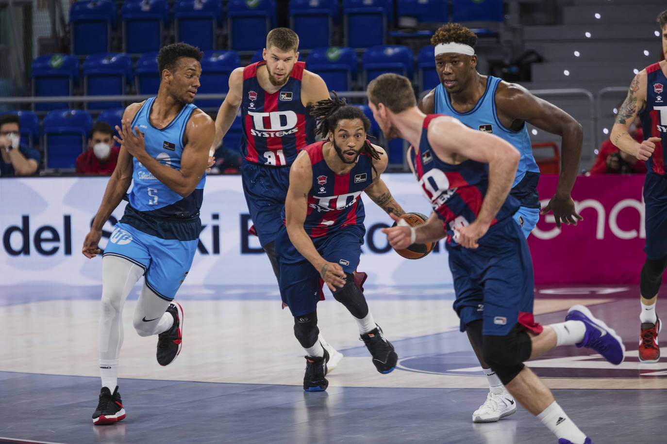 Fotos: Las mejores fotos del Baskonia - Estudiantes