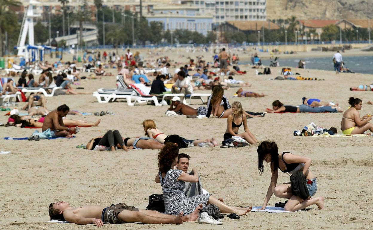 El Gobierno anima a los ciudadanos a planificar sus vacaciones de verano