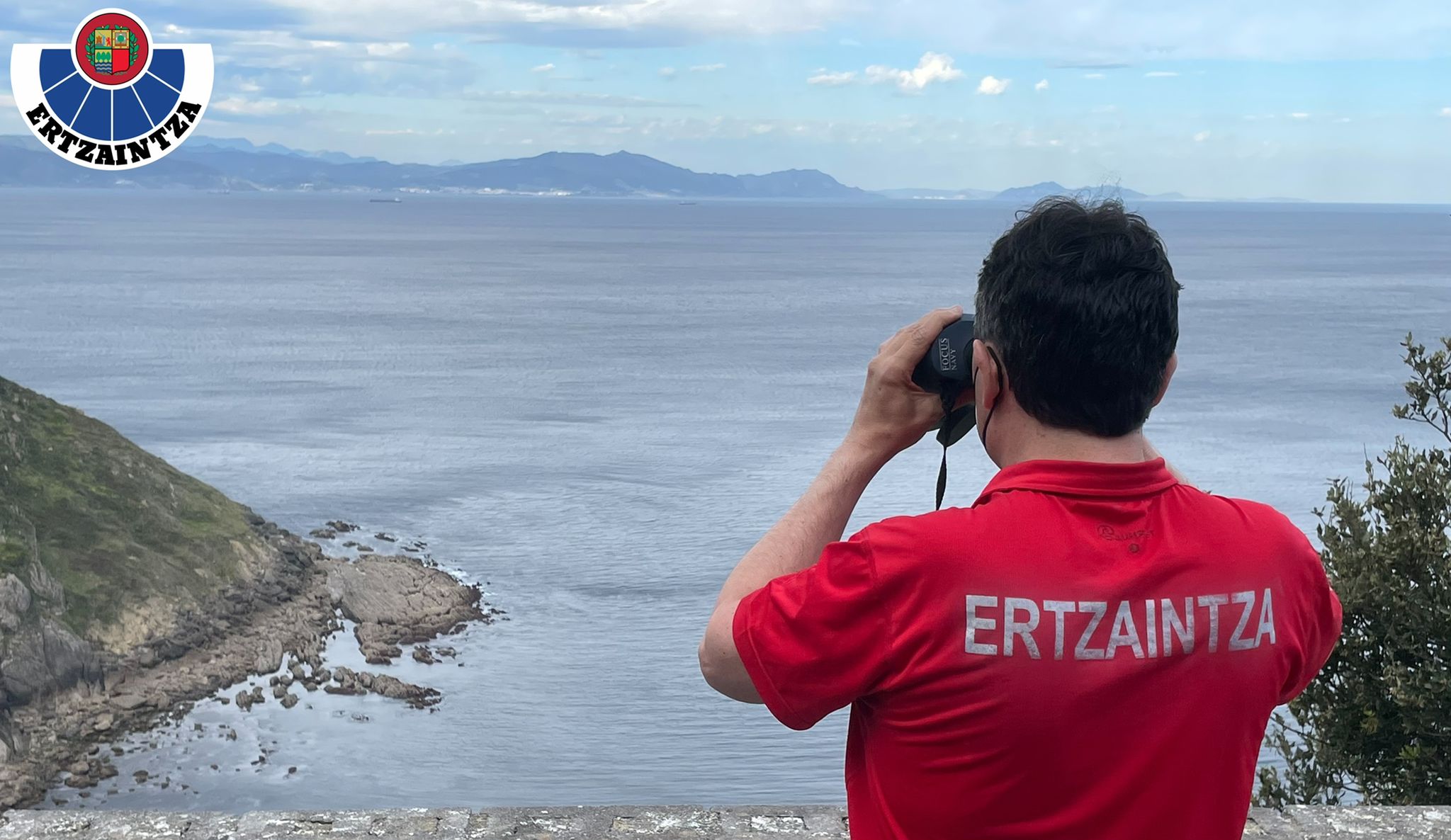 Fotos: La Ertzaintza abre diligencias contra tres buceadores por pesca ilegal en la costa de Armintza