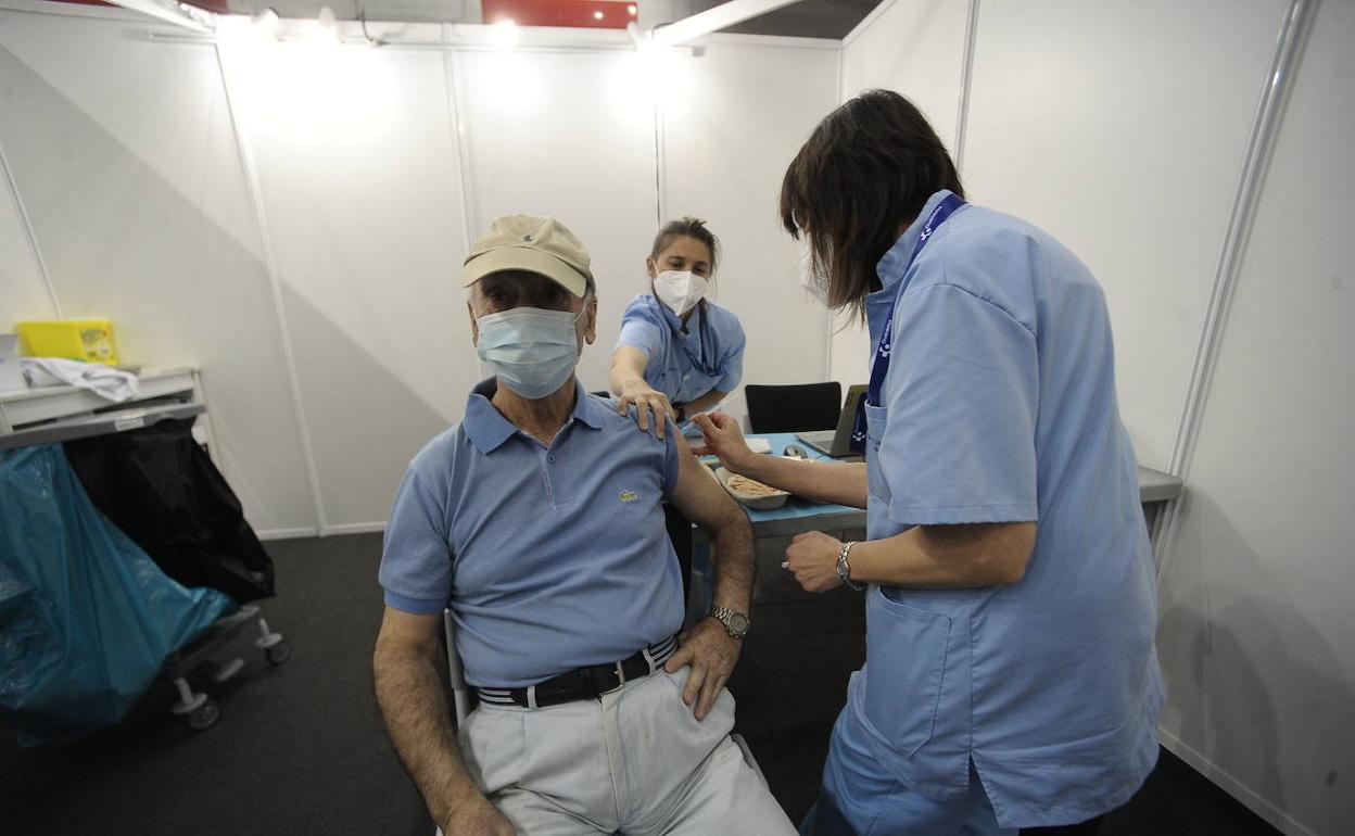 Vacunas País Vasco: Euskadi recibe 600 dosis de AstraZeneca de las 4.800 que le correspondían en el envío de esta semana