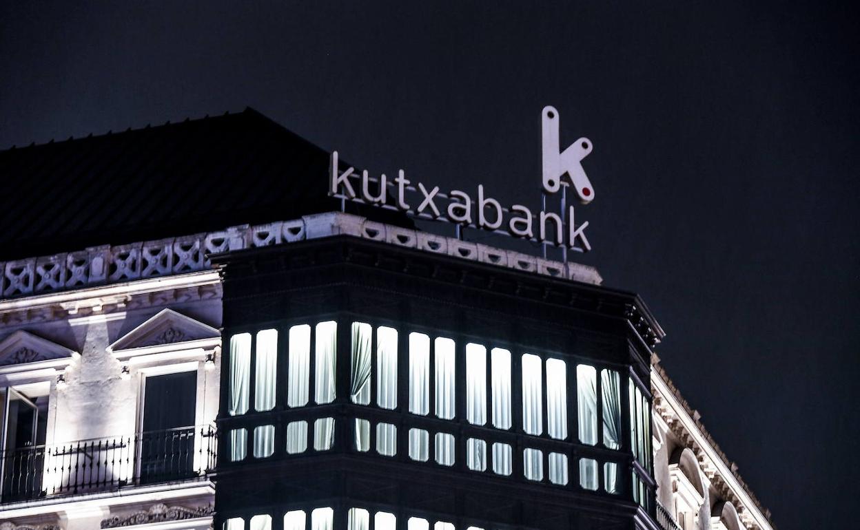 El beneficio de Kutxabank cae el 32,7% por la ausencia de extraordinarios