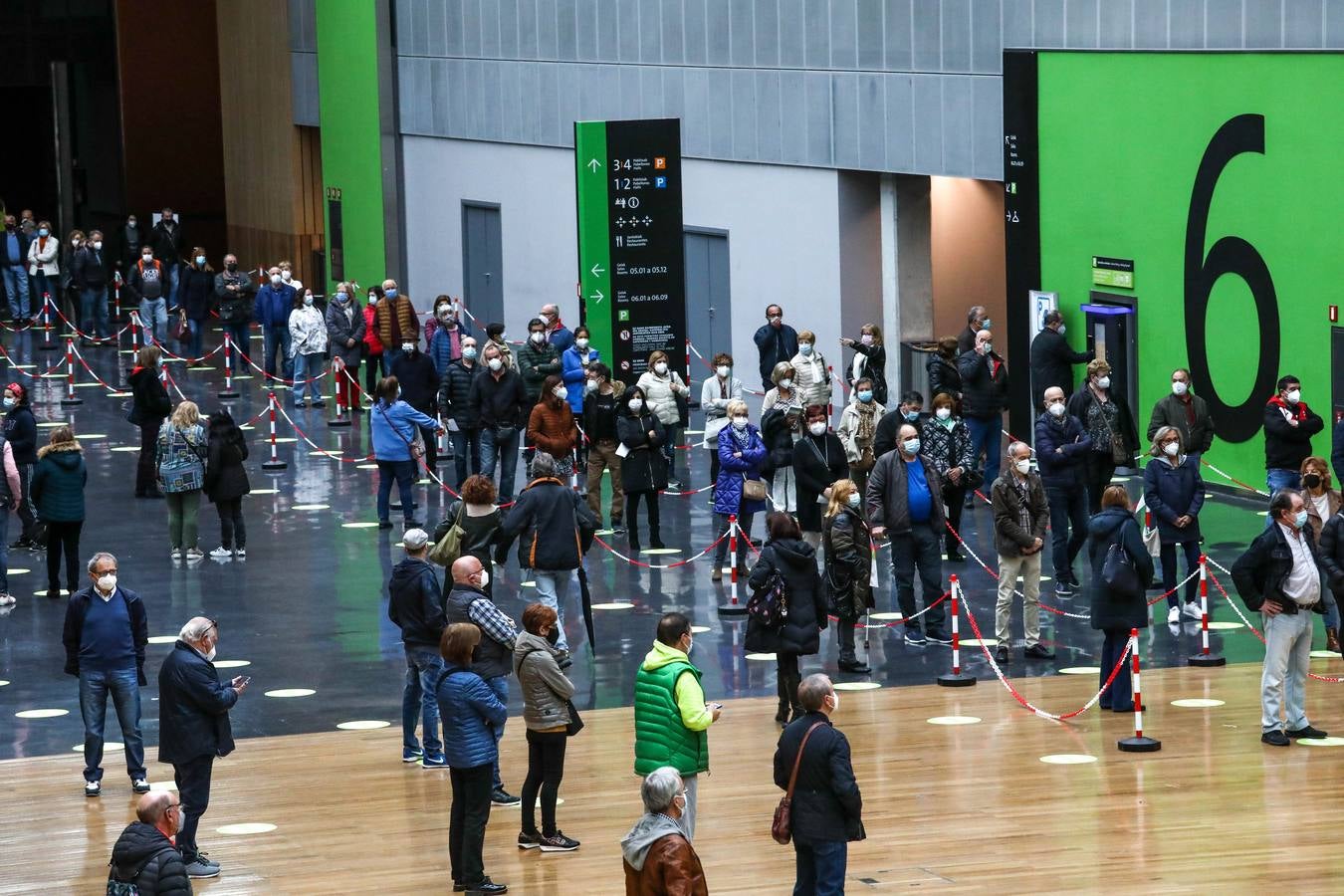 Fotos: Vacunación masiva en el BEC