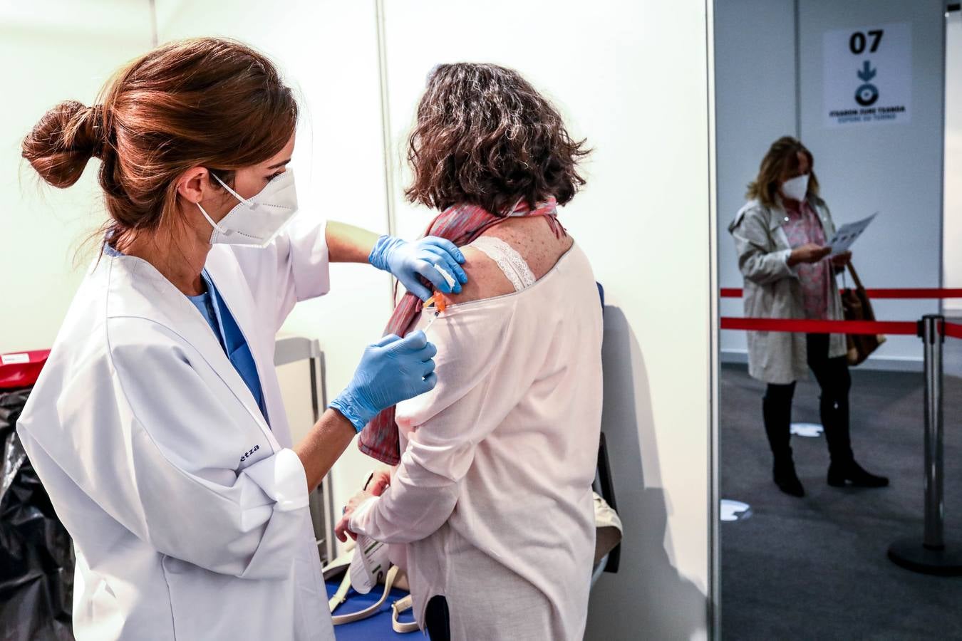 Fotos: Vacunación masiva en el BEC