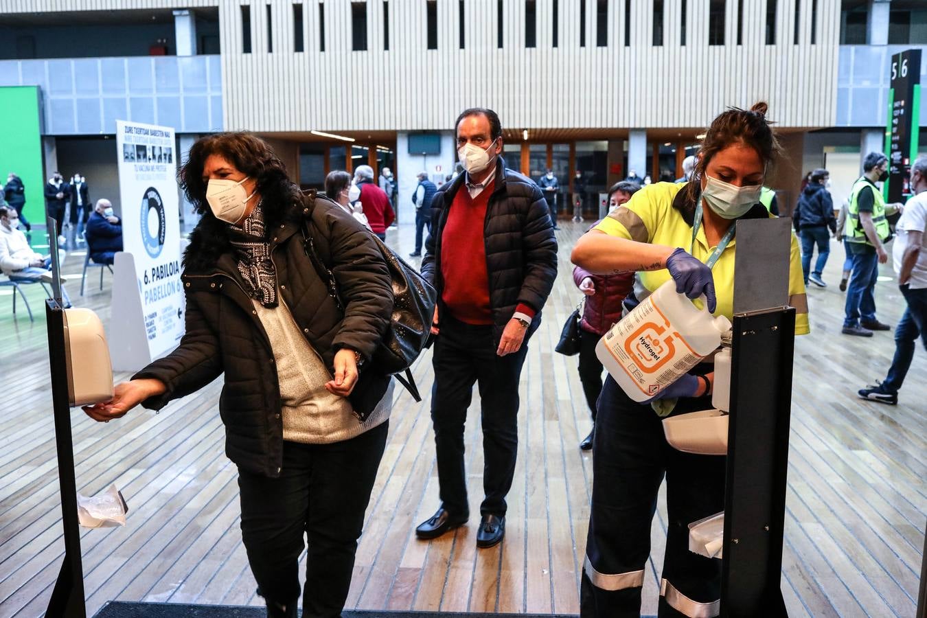 Fotos: Vacunación masiva en el BEC